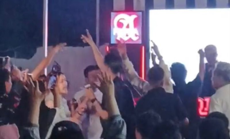 Tangkapan layar saat DJ tampil.