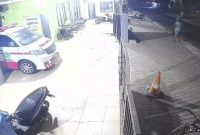 Tangkapan layar saat pelaku melancarkan aksinya.
