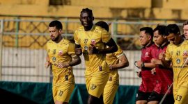 Madura united saat latihan di Stadion Bangkalan.