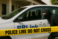 Ilustrasi pencurian uang tunai di dalam mobil layanan BRILink milik warga Kangean, Sumenep. Aksi pencurian terjadi saat pemiliknya sedang menunaikan salat di masjid sekitar lokasi. (Foto: Istimewa)