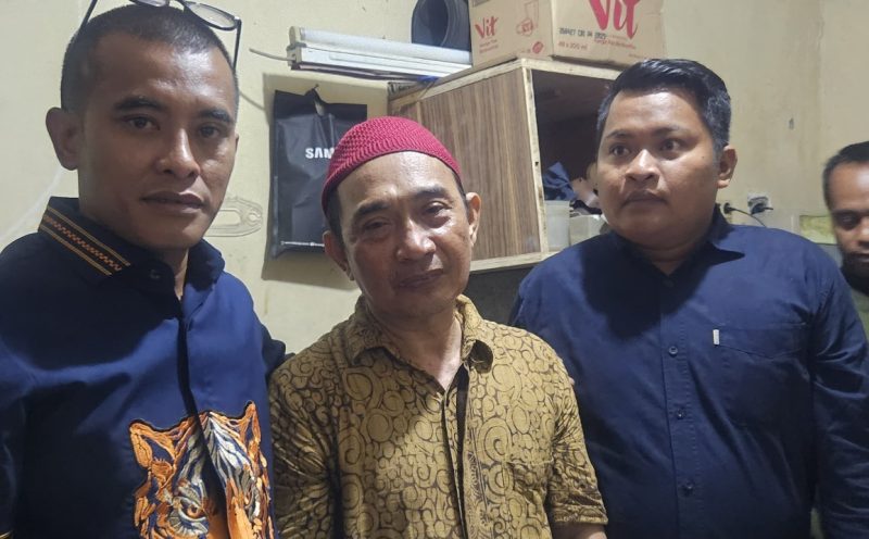 Basri Ketua Tani Merdeka Pamekasan saat melayat ke rumah duka Affan Kurniawan.