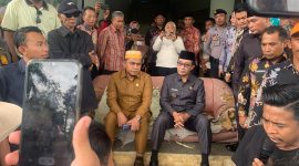 Suasana aksi unjuk rasa.