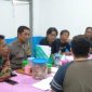 Polisi saat temui SPPG Pegantenan Pamekasan.