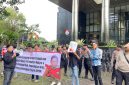 KMM saat melakukan aksi di Gedung KPK RI.