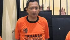 Pelaku saat dibekuk polisi.