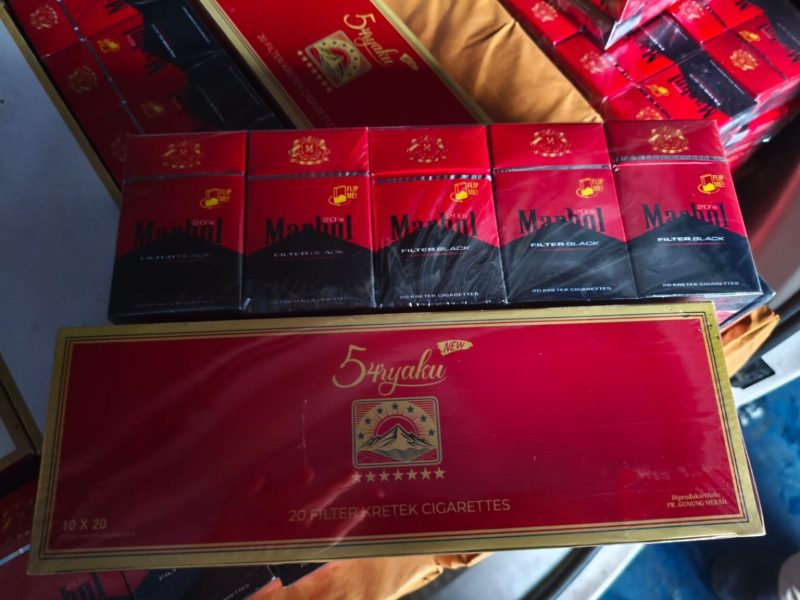 Rokok ilegal atau tanpa pita merek Marbol dan New 54ryaku.