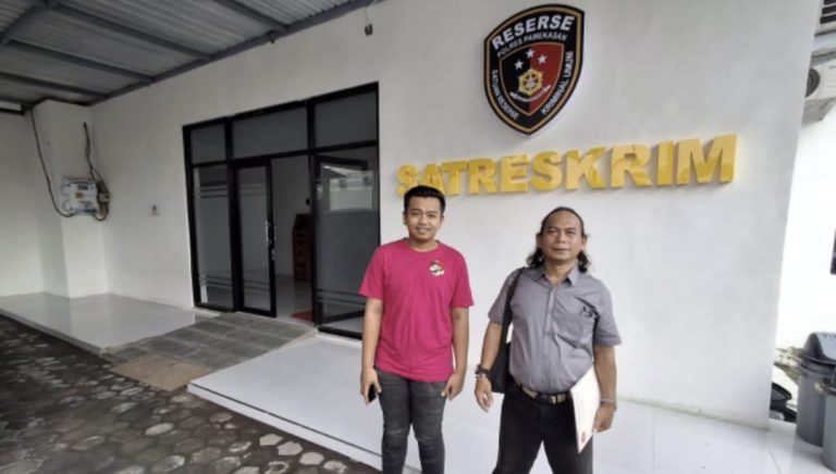 Wahyu dan kuasa hukumnya di Mapolres Pamekasan.