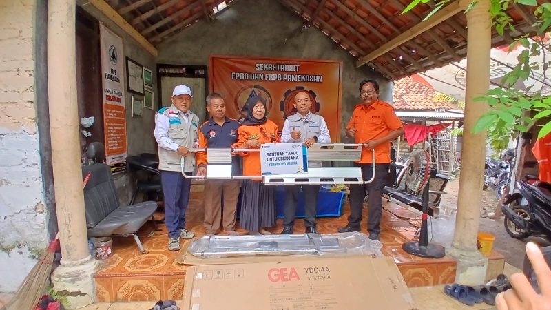 Bertepatan dengan peringatan hari Pahlawan 10 Nopember 2025, YBM PLN UP3 Madura menyerahkan bantuan 2 tandu skop kepada FRPB Pamekasan.