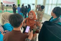 Maghfiroh Ketua FKWUB Pamekasan saat diwawancarai.