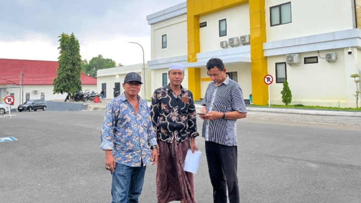 Terbaru, Polres Pamekasan memanggil sejumlah korban yang tanahnya diduga diserobot saat perbaikan jalan senilai Rp3,6 miliar.