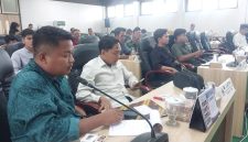 Basri Ketua TMI Pamekasan saat audiensi di kantor DPRD Pamekasan.