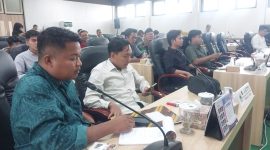 Basri Ketua TMI Pamekasan saat audiensi di kantor DPRD Pamekasan.