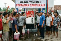 Peristiwa itu terjadi setelah Candra mengisi BBM jenis Pertamax di SPBU 5469301 yang berada di Desa Buddagan, Kecamatan Pademawu, pada Minggu (7/12). (Ilustrasi AI).