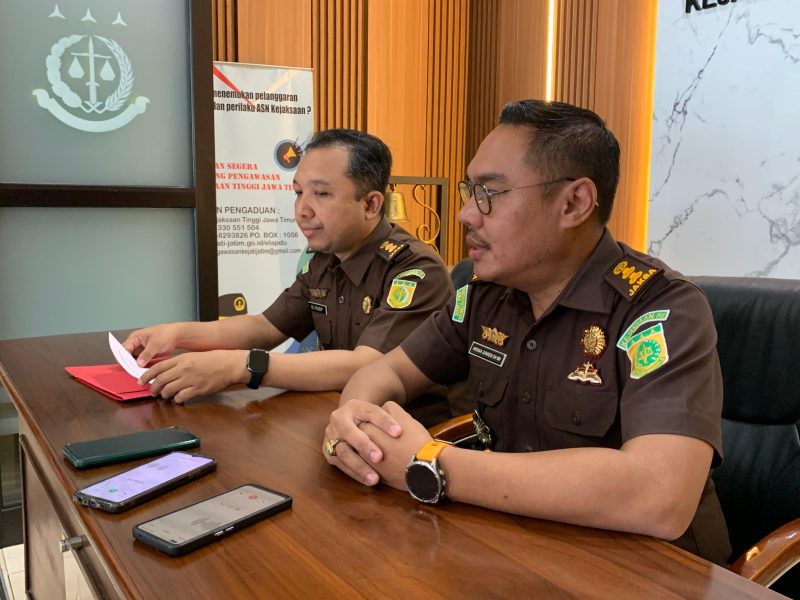 Ali Munip Kasi Pidsus (Kiri) dan Kasi Intel Kejari Pamekasan Ardian (kanan).