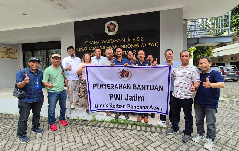 PWI Jatim Salurkan Bantuan untuk Korban Bencana Aceh.