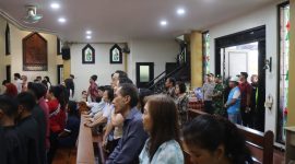 Kapolres Pamekasan Tinjau Gereja, Pastikan Pengamanan Natal Kondusif.