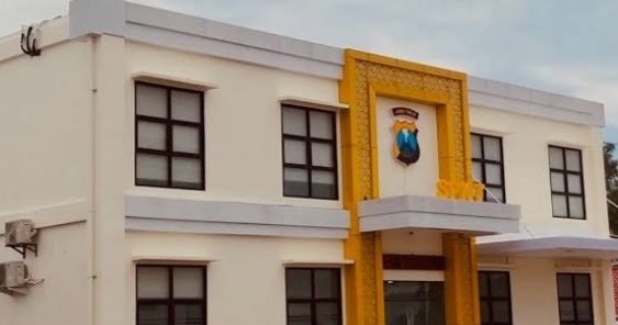 Halaman Polres Pamekasan.