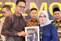 Wow! Kepsek MTsN 3 Pamekasan Raih Perhargaan Bergengsi Outstanding Achievement Award 2025.