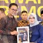 Wow! Kepsek MTsN 3 Pamekasan Raih Perhargaan Bergengsi Outstanding Achievement Award 2025.