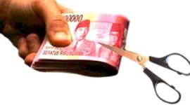 Buruh PR SS Jaya Raya Pamekasan Keluhkan Dugaan Pemotongan BLT DBHCHT, Forkot Siap Laporkan. (Ilustrasi foto).