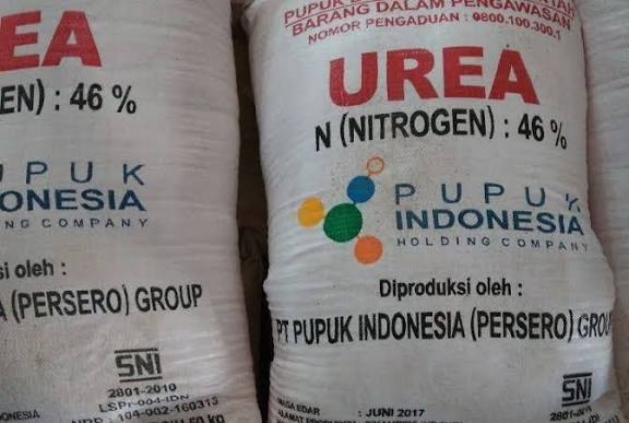 Kelompok Tani Mawar di Desa Ambat, Kecamatan Tlanakan, Kabupaten Pamekasan, diduga melakukan penjualan pupuk bersubsidi di atas Harga Eceran Tertinggi (HET).