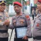 AKP Doni dan 12 Personel Satreskrim Polres Pamekasan Dapat Penghargaan dari Kapolres usai Ungkap Kasus Jambret.