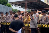 Aksi demonstrasi yang digelar Forum Kota (Forkot) Pamekasan di kantor Badan Pengelolaan Keuangan dan Pendapatan Daerah (BPKAD) Kabupaten Pamekasan, Senin (26/1/2026) siang, berujung kekecewaan. Pasalnya, massa aksi tidak ditemui langsung oleh Kepala BPKAD Pamekasan, Syahrul Munir.