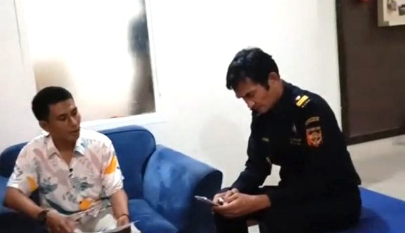 Audiensi ketiga kalinya ini tetap menyoroti kasus dugaan ternak pita cukai yang menyeret Perusahaan Rokok (PR) Subur Sejahtera, yang berlokasi di Dusun Capak, Desa Pandan, Kecamatan Galis, Kabupaten Pamekasan.