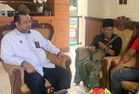 Wafi (39), warga Kecamatan Juncangcang, Kabupaten Pamekasan, mengaku terkejut setelah mengetahui secara tiba-tiba kabar bakal ada putusan gugatan cerai terhadap dirinya di Pengadilan Agama (PA) Pamekasan yang dijadwalkan dibacakan pada Selasa (27/1/2026).