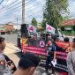 Forkot Pamekasan saat melakukan aksi demonstrasi di kantor DPRD Pamekasan.