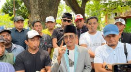 Puluhan aktivis Lembaga Swadaya Masyarakat (LSM) Pamekasan bertemu di Alun-alun Arek Lancor, Kamis (12/2/2026) pagi.