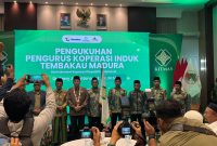 Menteri Koperasi RI (Menkop) Ferry Juliantono resmi mengukuhkan kepengurusan Koperasi Induk Tembakau Madura Sejahtera (KITMAS).