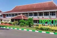 Halaman Kantor DPRD Pamekasan.