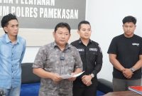 Kasat Reskrim Polres Pamekasan AKP Yoyok Hardianto saat konferensi pers.