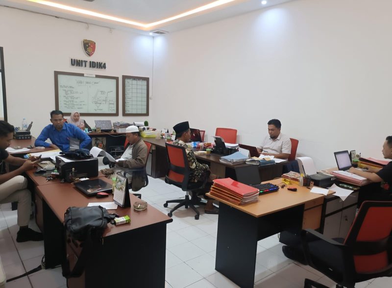 Empat pelapor saat diperiksa Polisi.