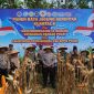 Kuartal 2, Polisi Pamekasan Panen Jagung Serentak di Kawasan Palengaan.