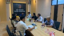 Satreskrim Polres Pamekasan Diskusi dan Sosialisasi KUHP dan KUHAP Baru Bersama Penyidik PNS.