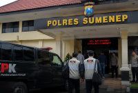 Ils (kok/polressumenep).