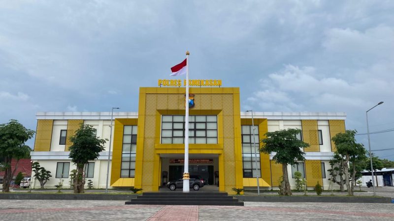 Halaman Polres Pamekasan.
