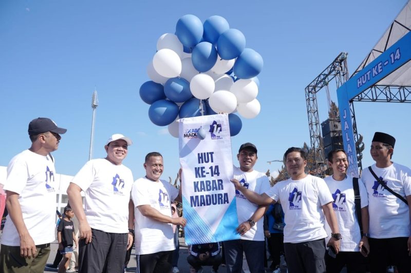 Achsanul Qosasi Hadiri HUT ke-14 Kabar Madura.
