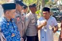 Iklal saat melakukan aksi.