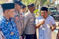 Iklal saat melakukan aksi.