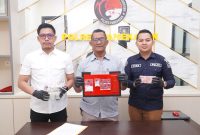 AKP Suyanto tengah.