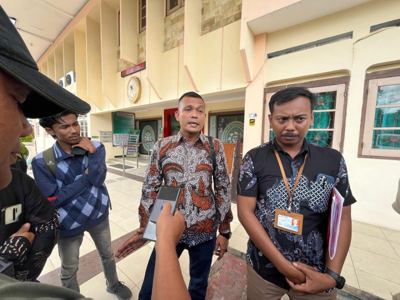 Merasa Difitnah Jadi Ikut Tergugat, Pria di Pamekasan Siap Bongkar Fakta soal Plang Lelang.
