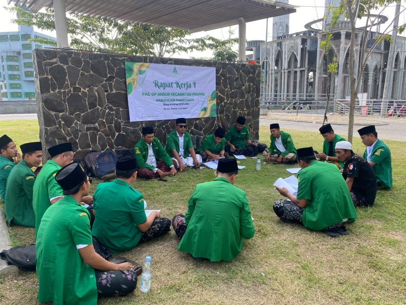 PAC GP Ansor Proppo Pamekasan Gelar Ziarah Maqbarah Sekaligus Raker I di Jombang.