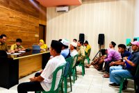 Tak Kunjung Jelas, Masyarakat Datangi Kantor Dinas PUPR Pamekasan Kasus Jalan Tlagah-Bulangan Barat.