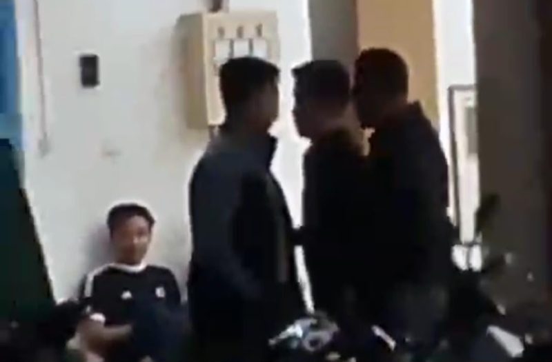 Tangkapan layar video detik-detik saat penangkapan.