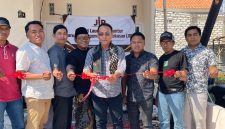 Advokat sekaligus Pembina Resmikan Kantor Jurnalis Independen Pamekasan.