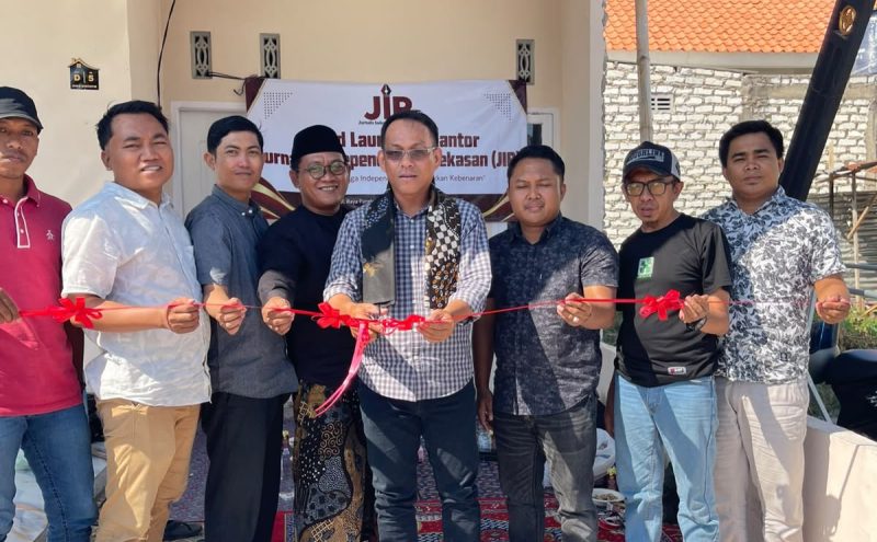 Advokat sekaligus Pembina Resmikan Kantor Jurnalis Independen Pamekasan.