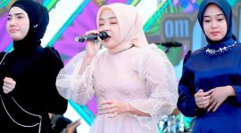 Sejumlah artis Adella di Pamekasan.